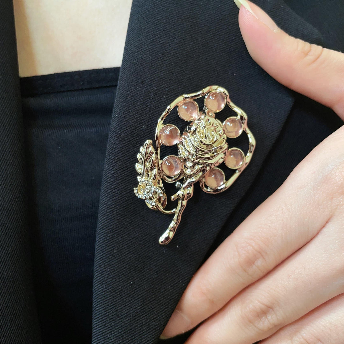 Signature Emblem Brooch in Polished Metal-Tone – Design 054 front product view