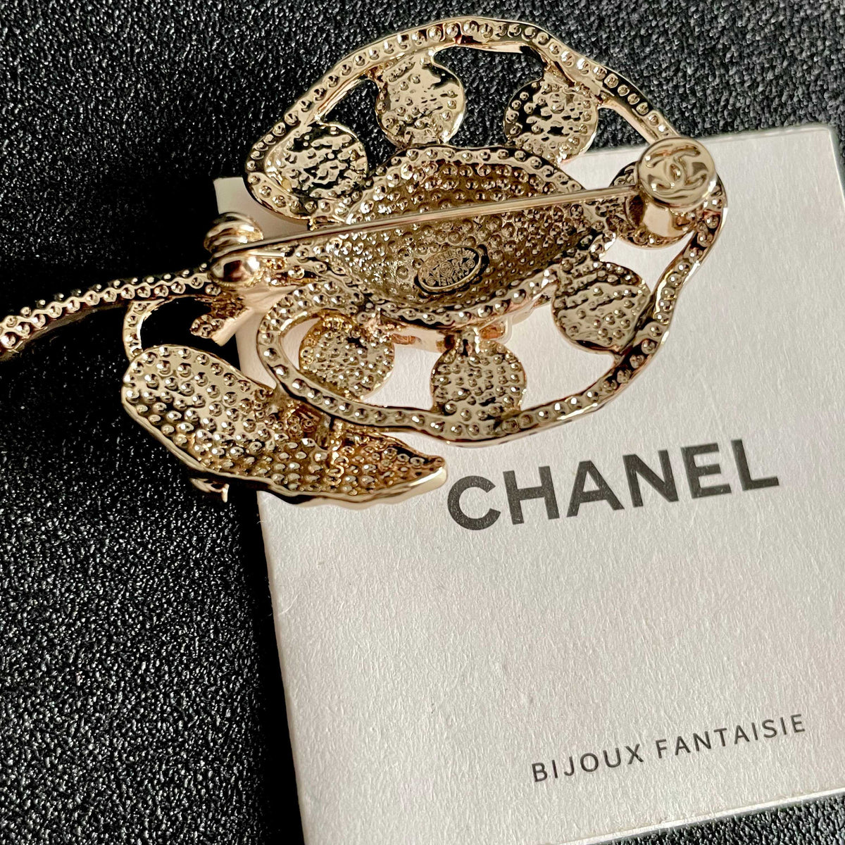 Signature Emblem Brooch in Polished Metal-Tone – Design 054 main product view