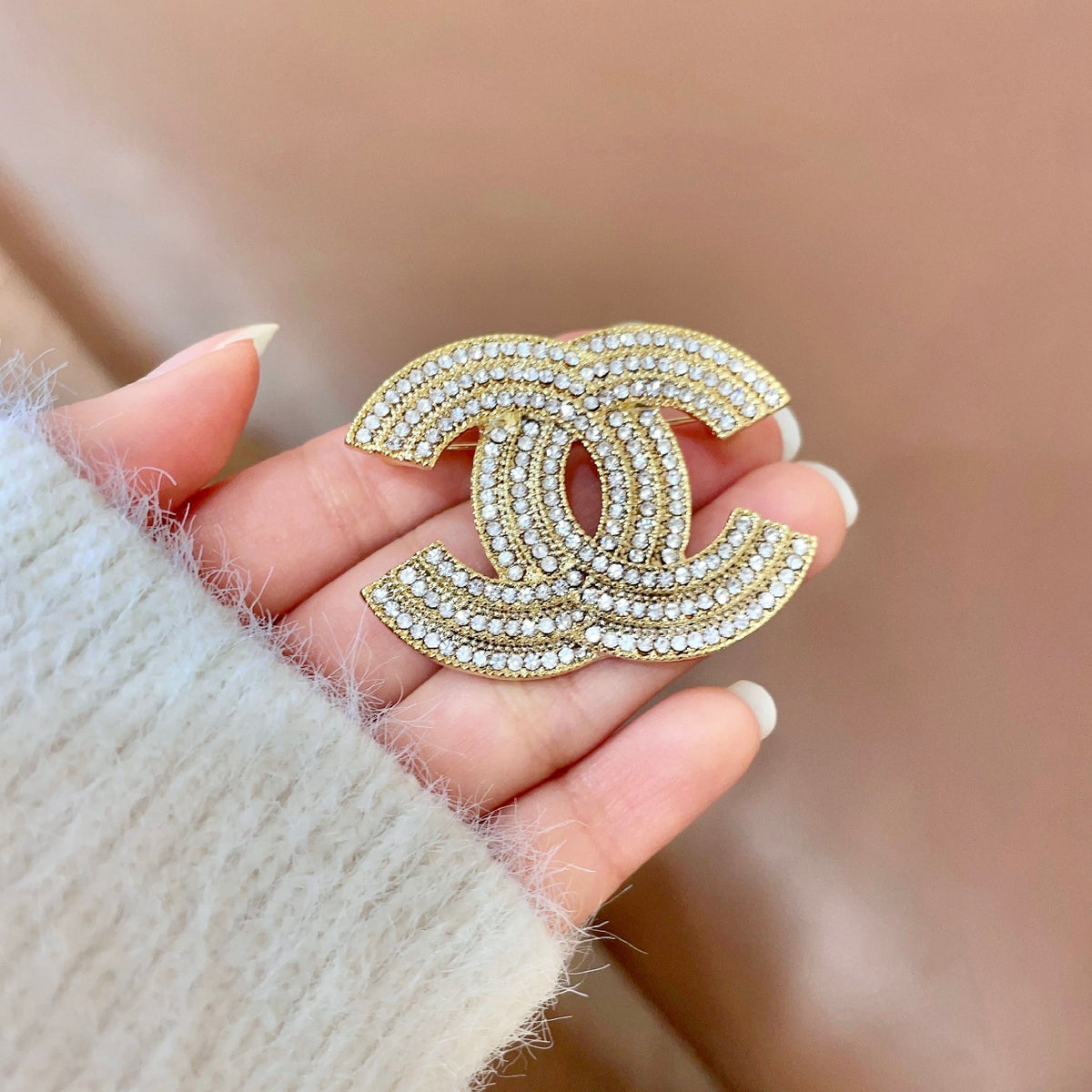 Signature Emblem Brooch in Polished Metal-Tone – Design 052 side detail