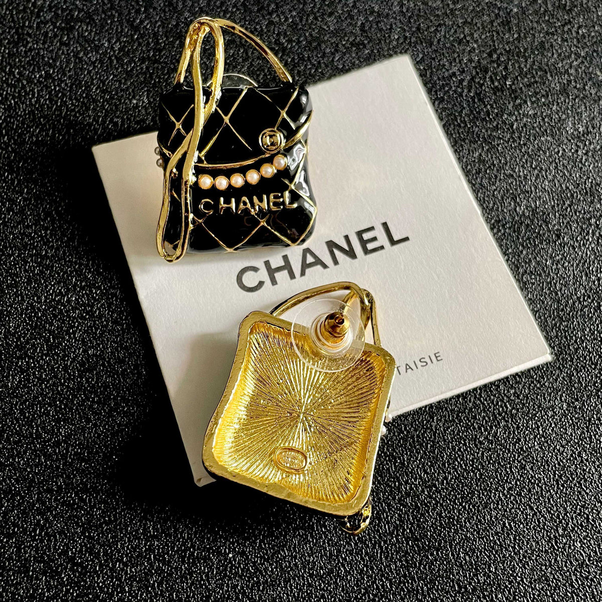 Double-C Emblem Stud Earrings in Polished Metal-Tone – Design 372 main product view