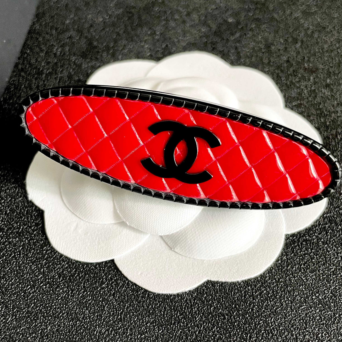 Double-C Emblem Hair Clip – Design 033 front product view