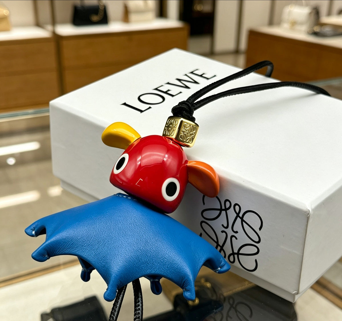 Elephant Motif Bag Charm in Polished Metal-Tone with Leather Detail – Design 06 detail view