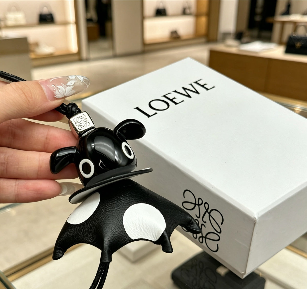 Elephant Motif Bag Charm in Polished Metal-Tone with Leather Detail – Design 05 detail view