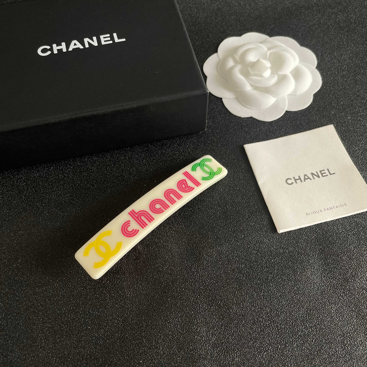Double-C Emblem Hair Clip – Design 034 styled product view