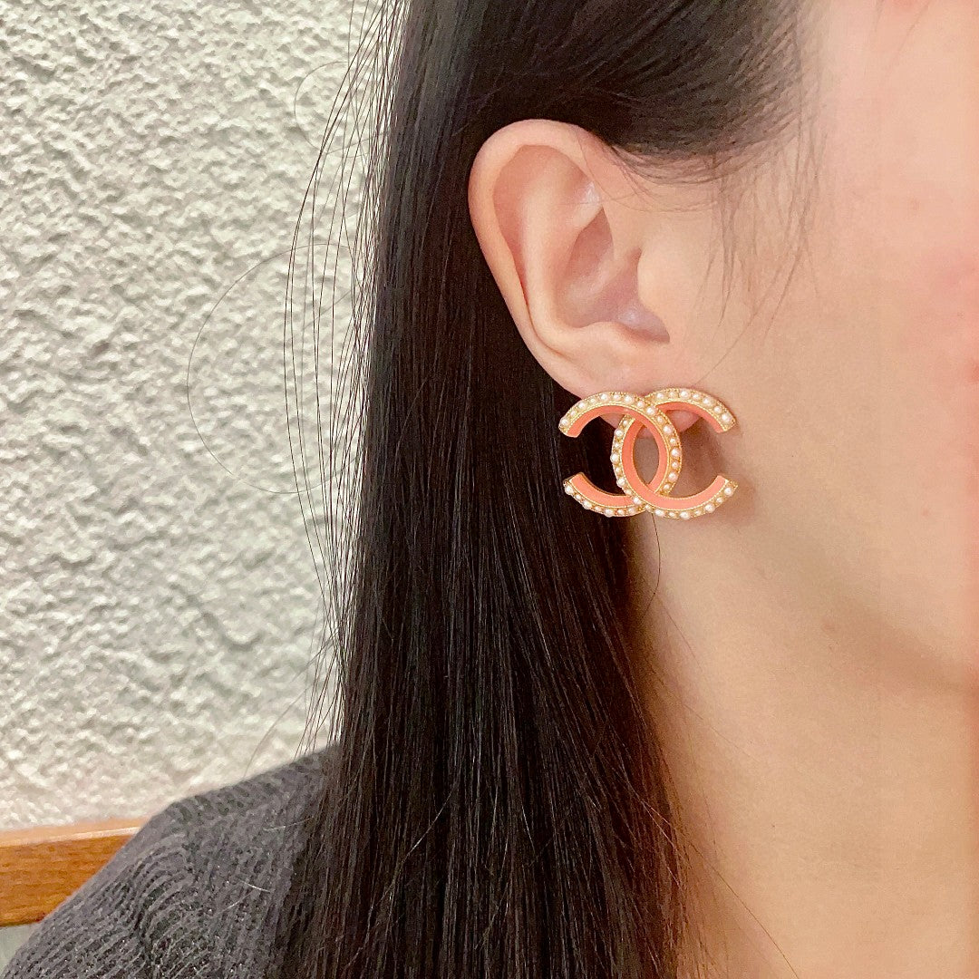 Double-C Emblem Pearl-Detail Stud Earrings – Pearl Detail – Design 002 detail view
