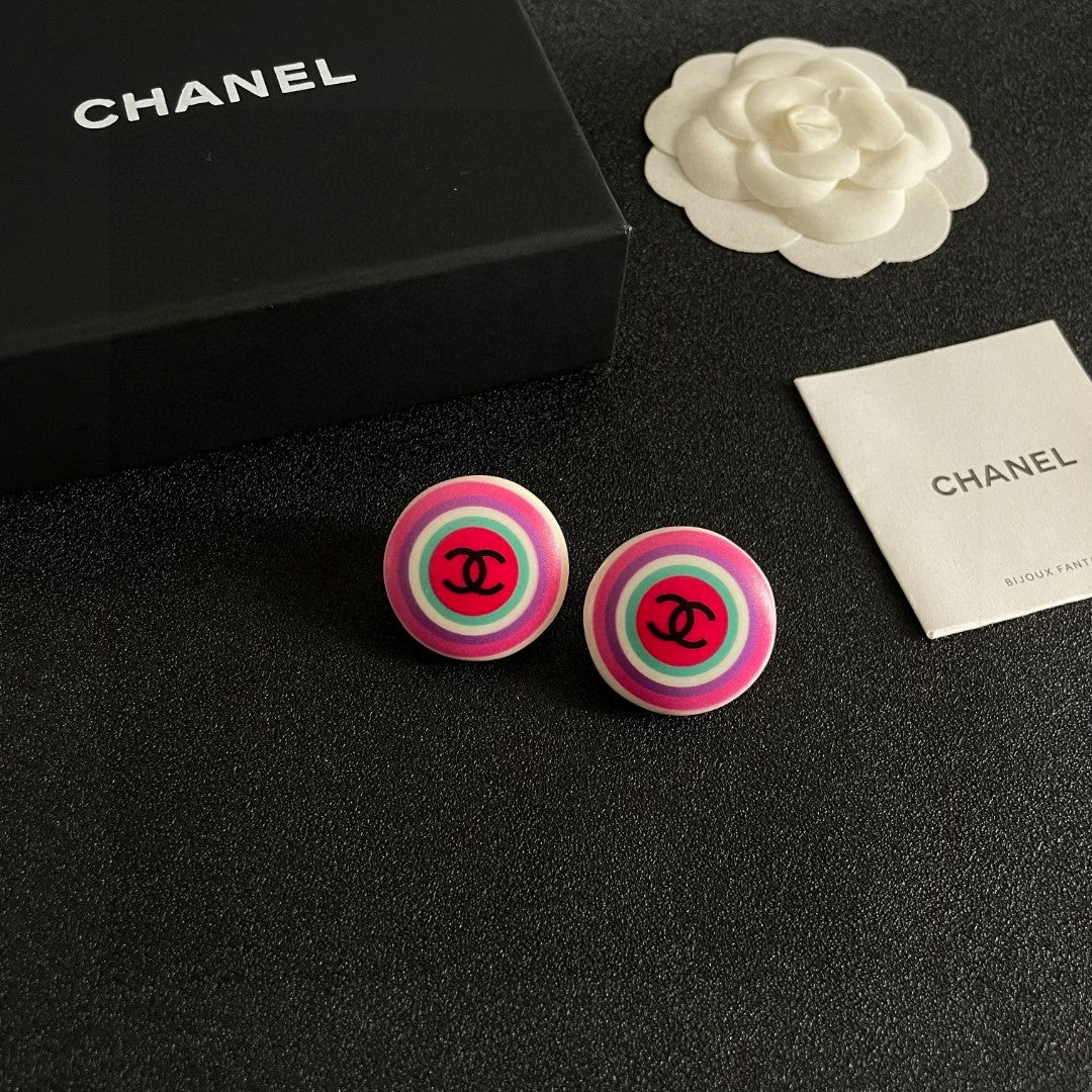Double-C Emblem Stud Earrings in Polished Metal-Tone – Design 399 styled product view