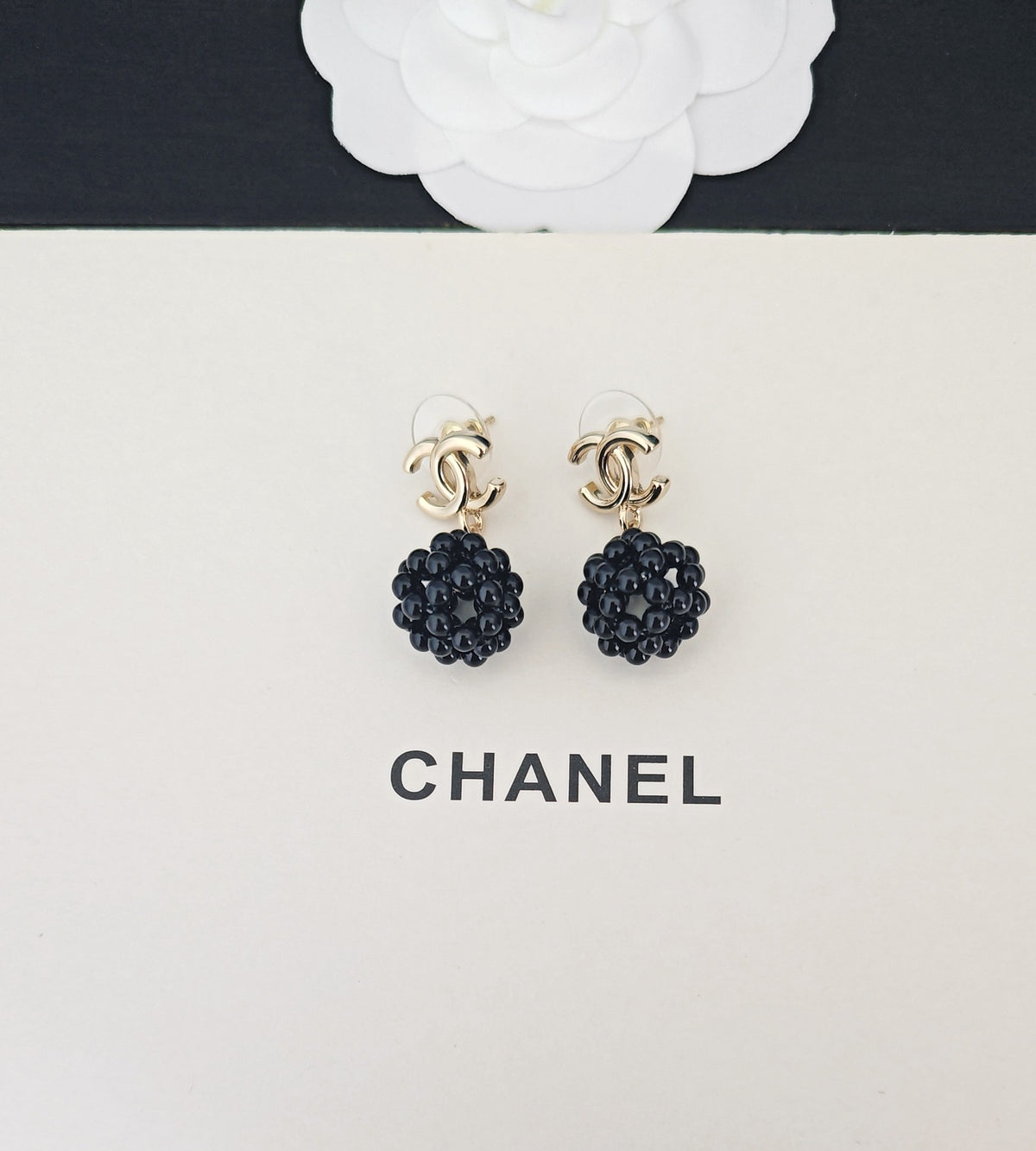 Pearl Pearl-Detail Statement Earrings – Pearl Detail – Design 016 side detail