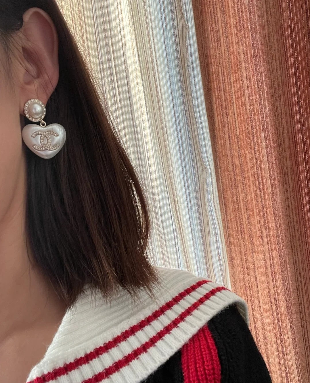 Heart Pearl-Detail Statement Earrings – Pearl Detail side detail