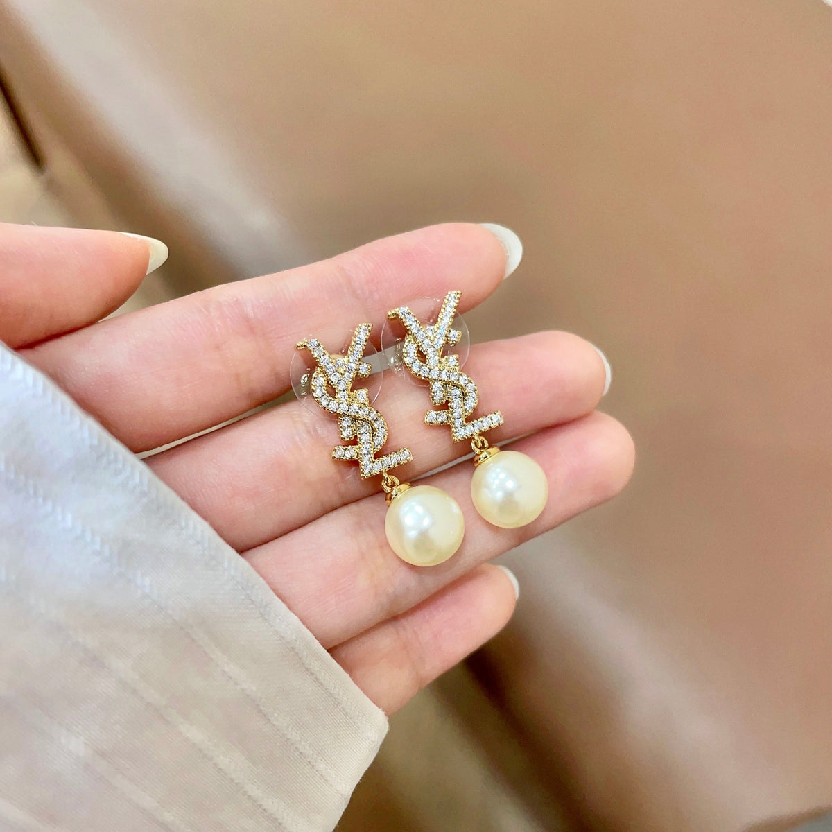 Geometric Emblem Stud Earrings in Silver-Tone – Vintage Detail – Design 011 side detail