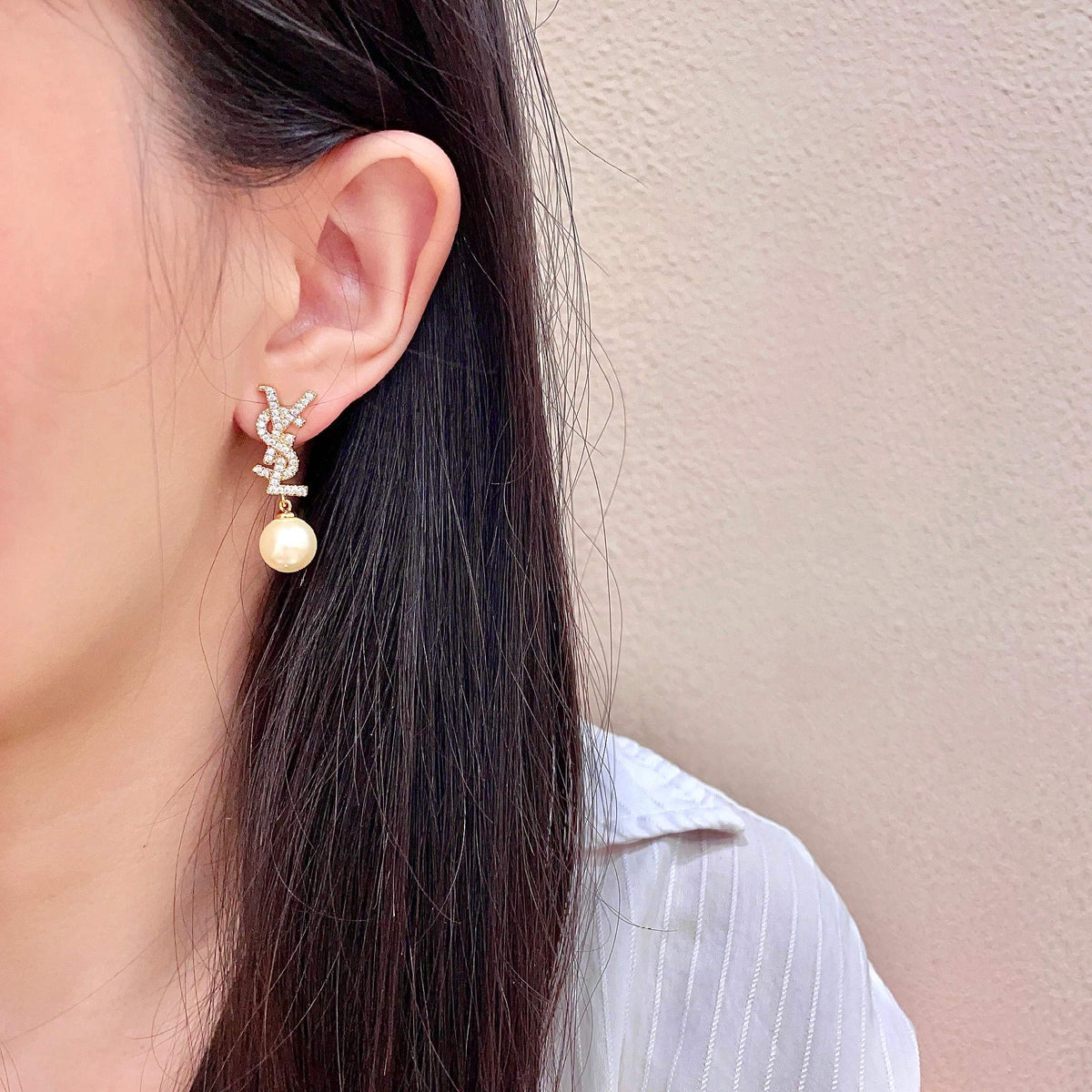 Geometric Emblem Stud Earrings in Silver-Tone – Vintage Detail – Design 011 detail view