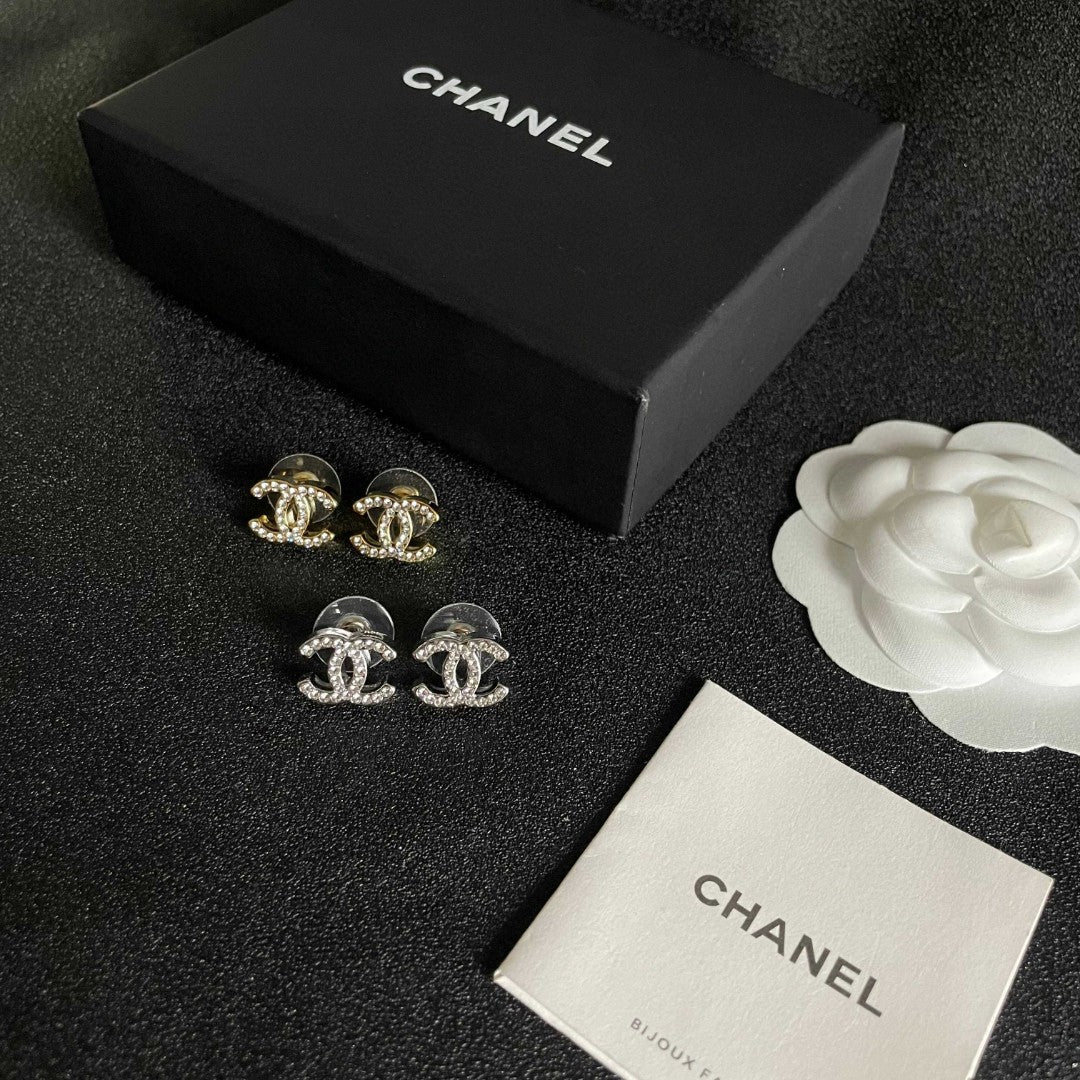 Double-C Emblem Stud Earrings in Polished Metal-Tone – Design 442 side detail