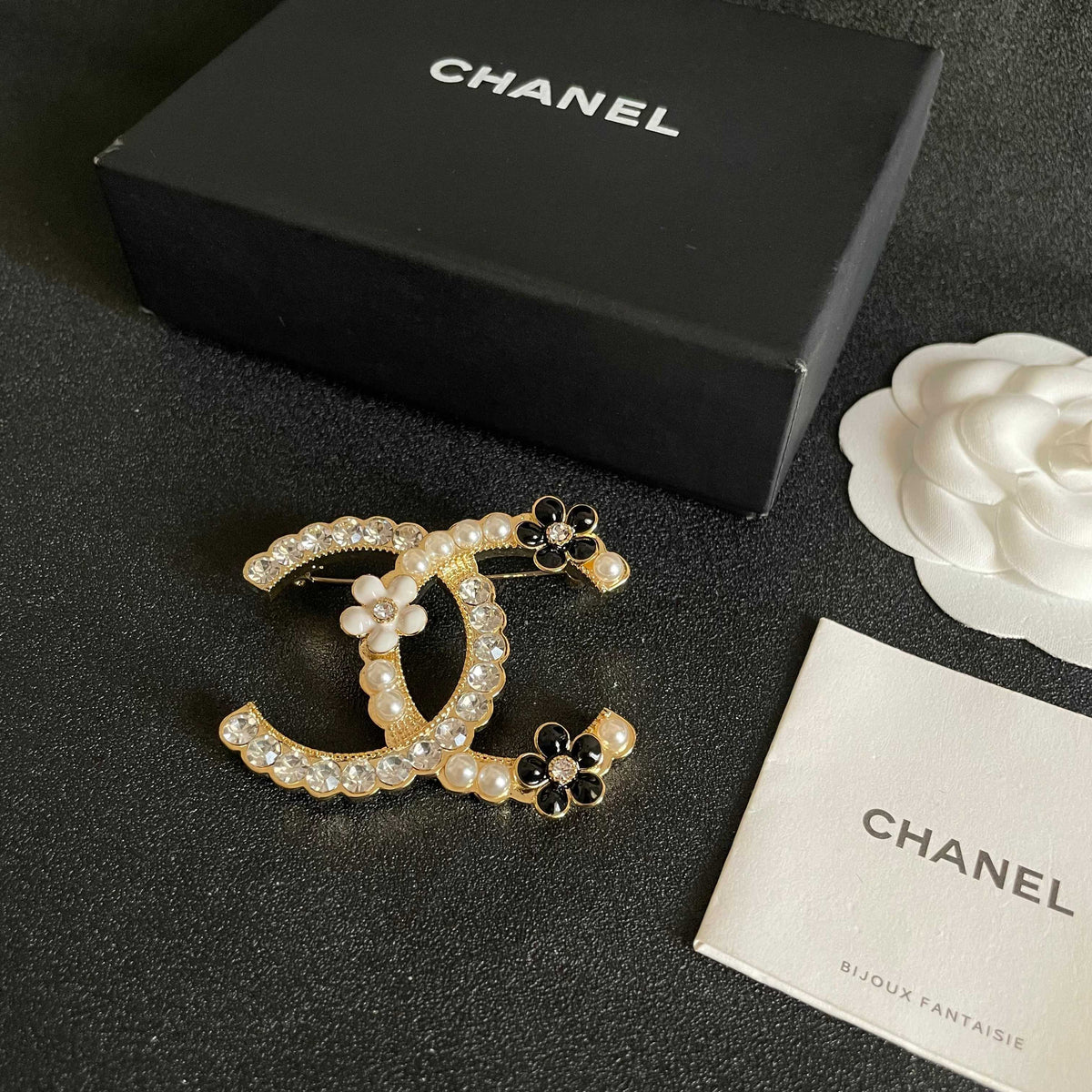 Signature Emblem Brooch in Polished Metal-Tone – Design 060 close-up detail