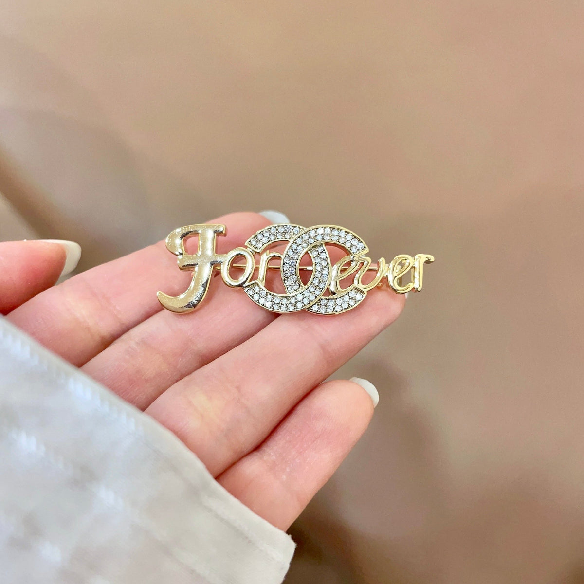 Signature Emblem Brooch in Polished Metal-Tone – Design 059 side detail