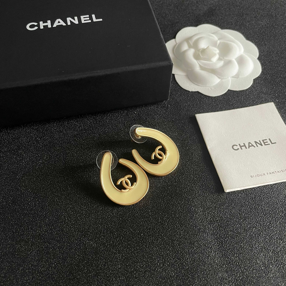 Double-C Emblem Stud Earrings in Polished Metal-Tone – Design 072 styled product view