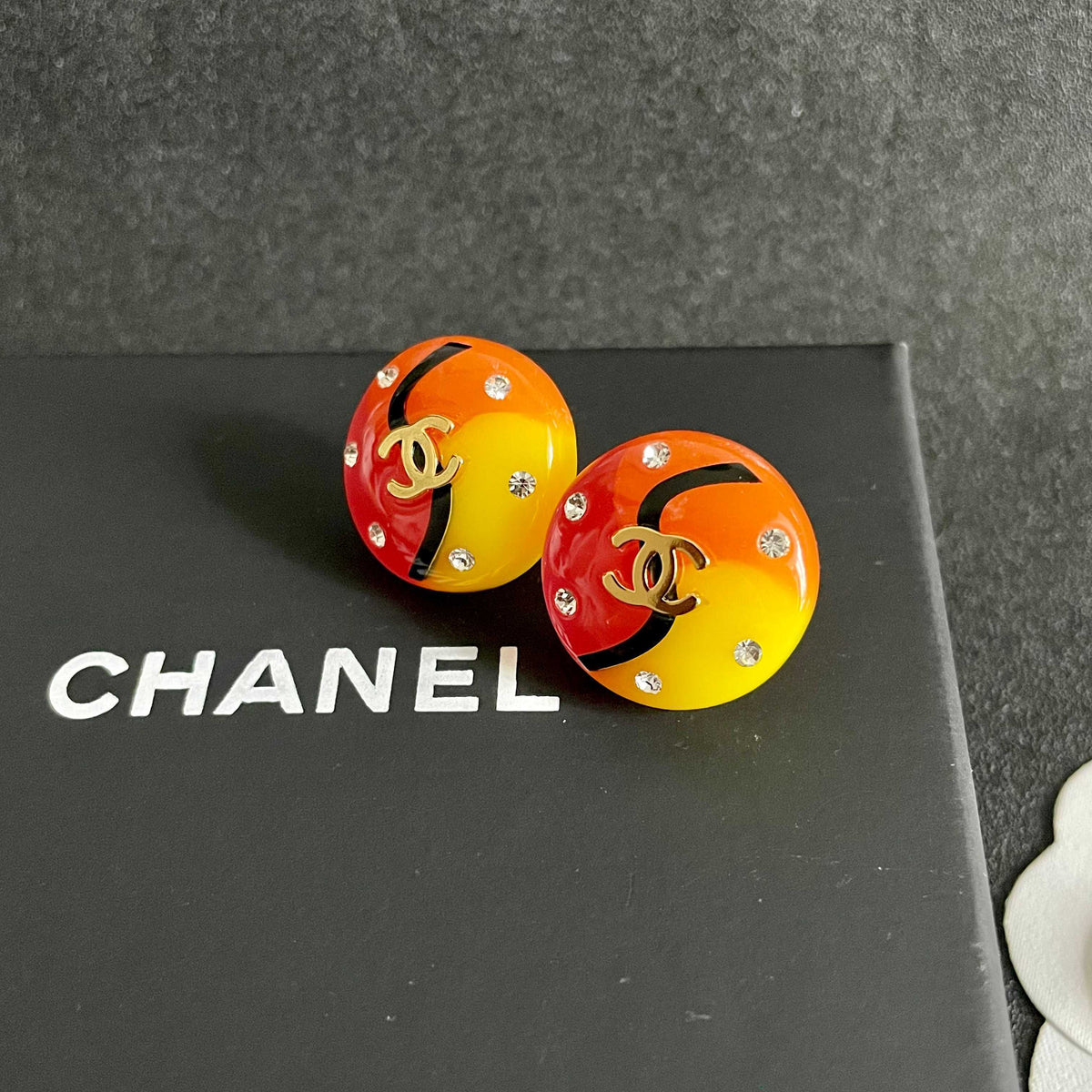 Double-C Emblem Stud Earrings in Polished Metal-Tone – Design 459 detail view