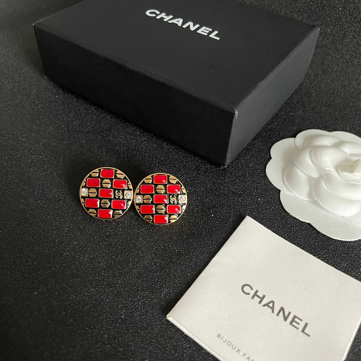 Double-C Emblem Stud Earrings in Polished Metal-Tone – Design 455 close-up detail