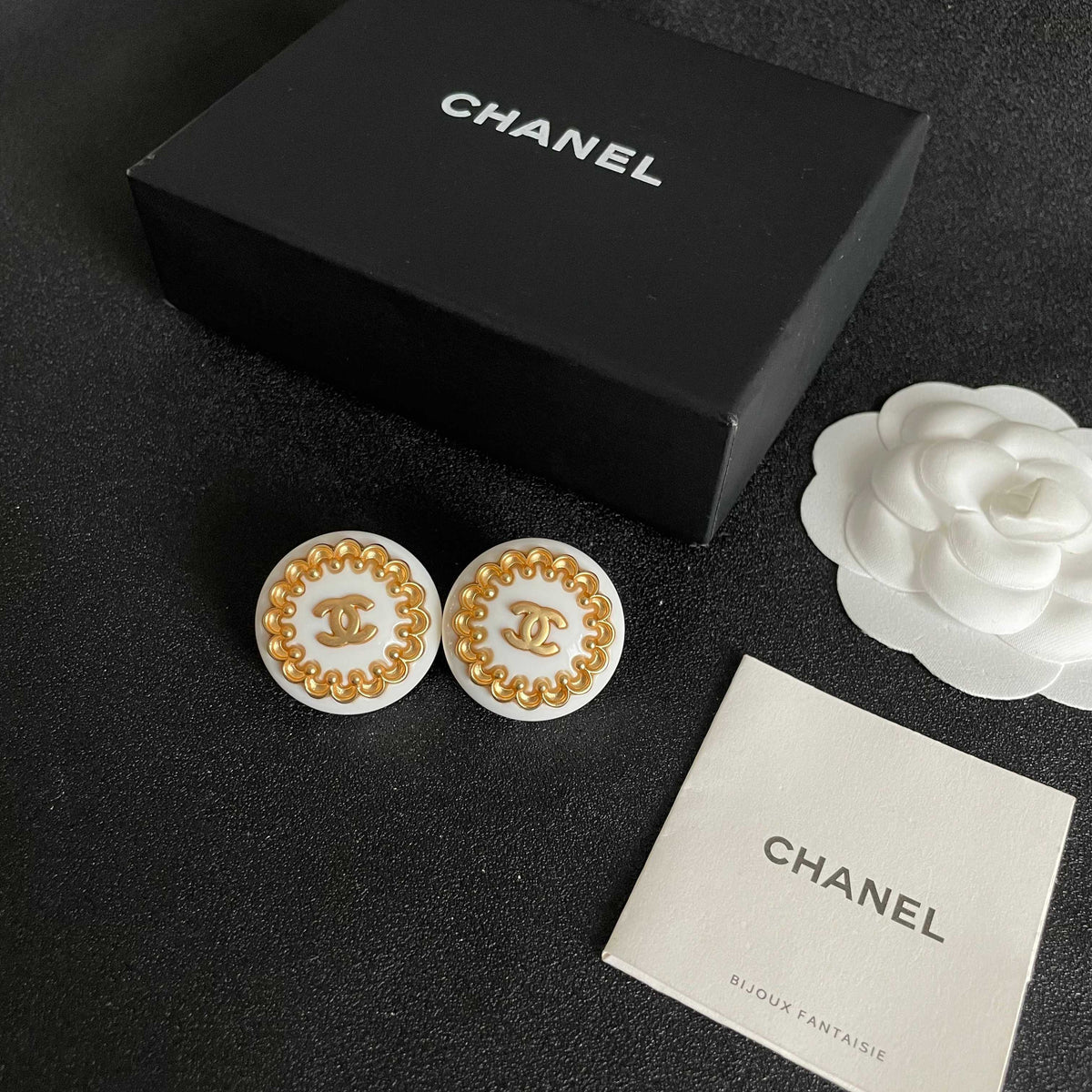 Double-C Emblem Stud Earrings in Polished Metal-Tone – Design 478 close-up detail