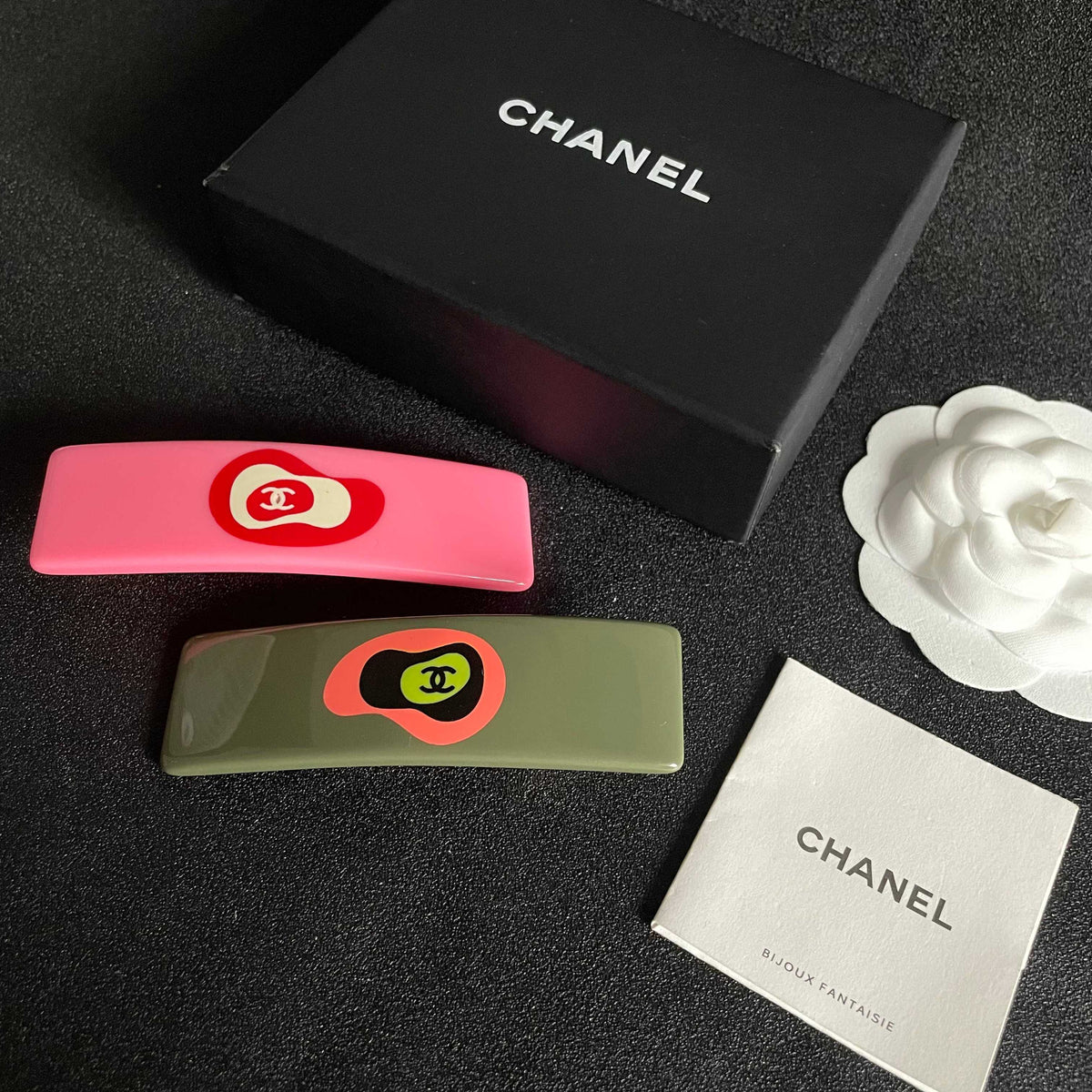 Double-C Emblem Hair Clip – Design 037 close-up detail