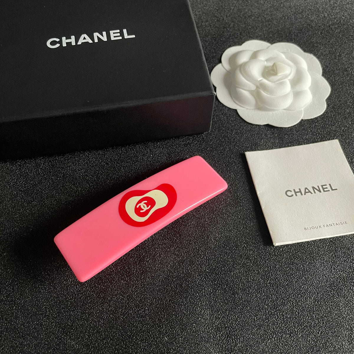 Double-C Emblem Hair Clip – Design 038 styled product view