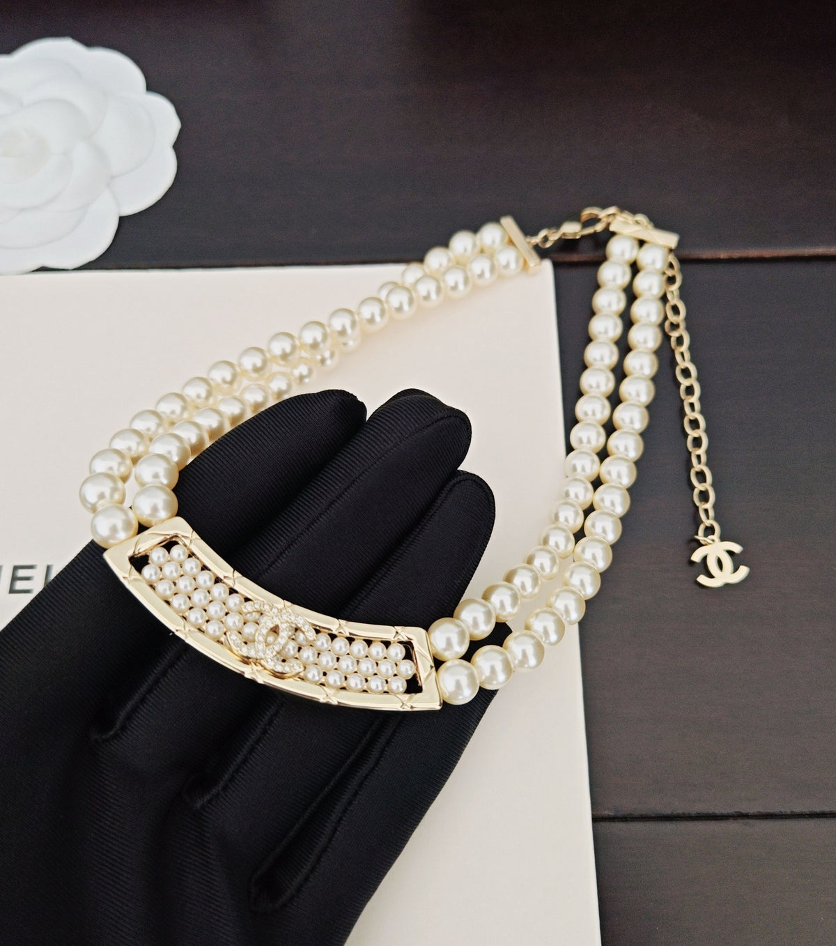 Pearl Pearl-Detail Pendant Necklace – Pearl Detail – Design 066 main product view