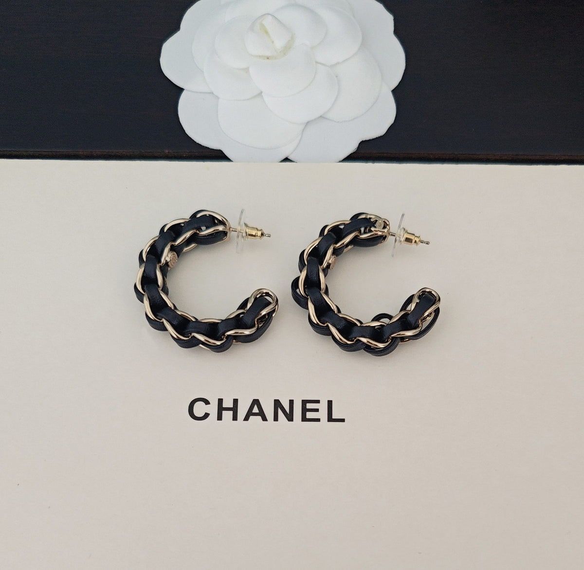 Signature Emblem Jewelry Accessory in Gold-Tone – Black Detail – Design 003 side detail