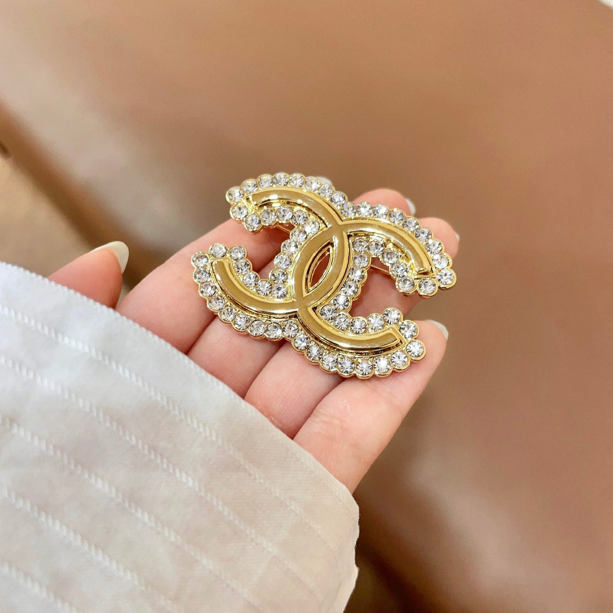 Signature Emblem Brooch in Polished Metal-Tone – Design 015 side detail