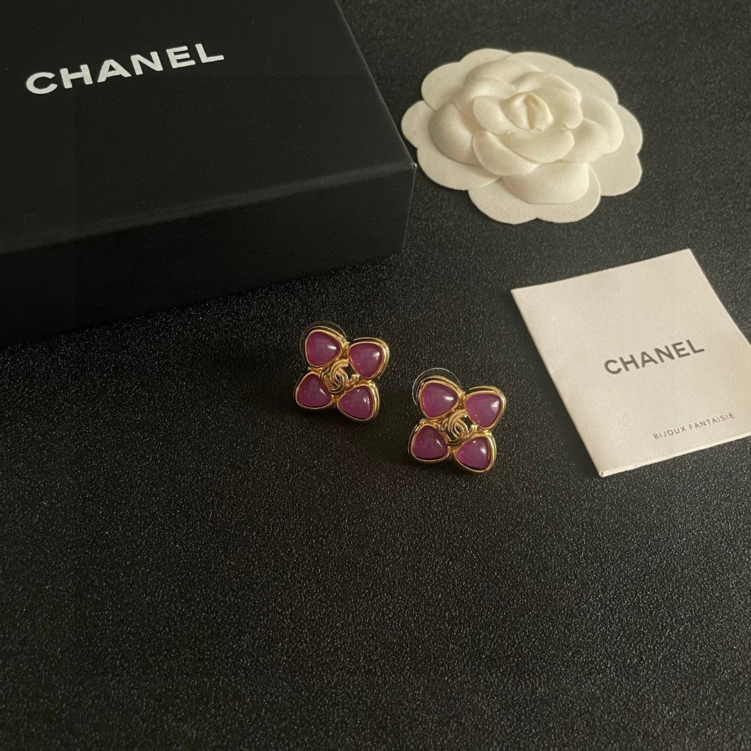 Double-C Emblem Stud Earrings in Polished Metal-Tone – Design 436 styled product view