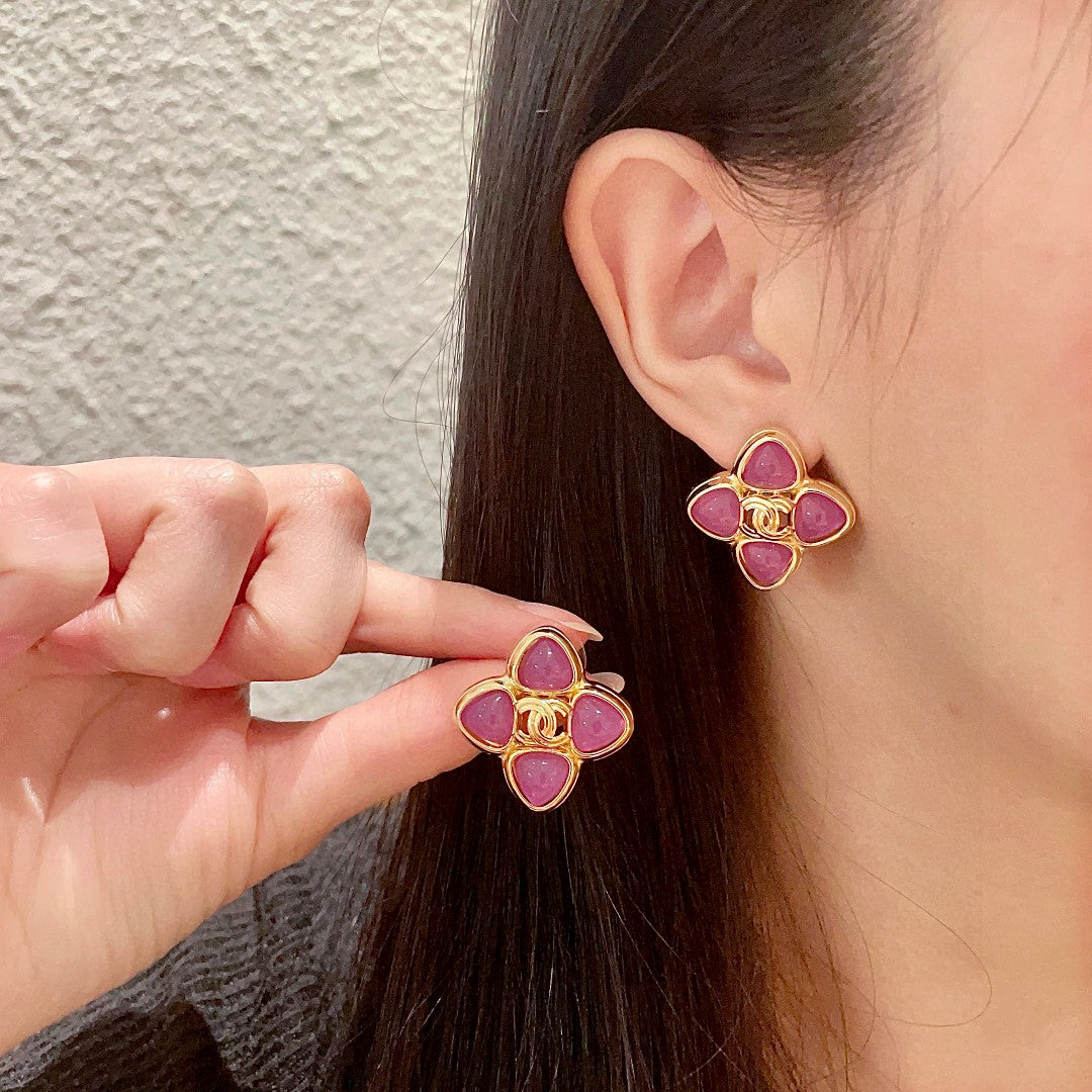 Double-C Emblem Stud Earrings in Polished Metal-Tone – Design 436 main product view