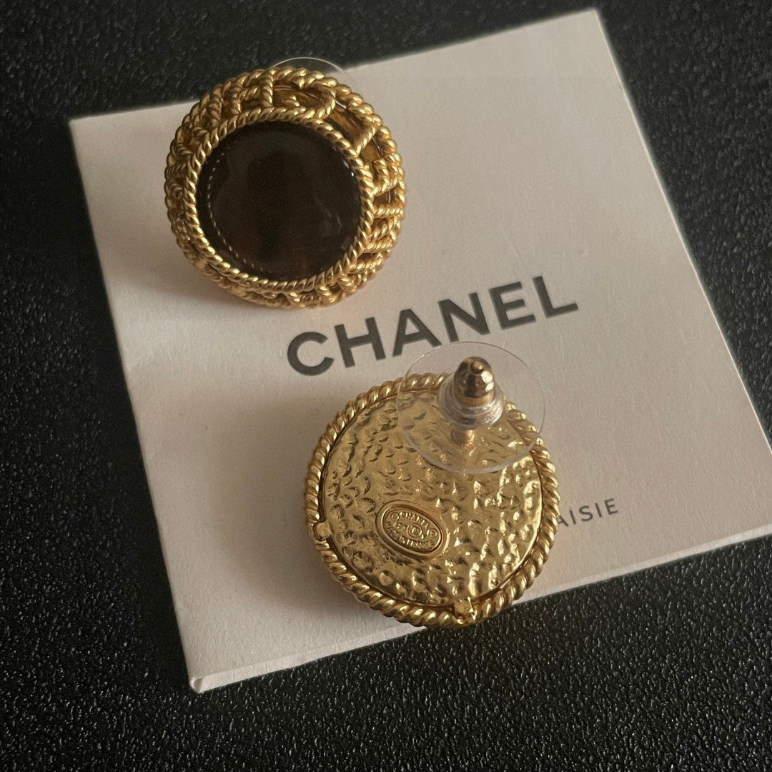 Double-C Emblem Stud Earrings in Polished Metal-Tone – Design 435 main product view