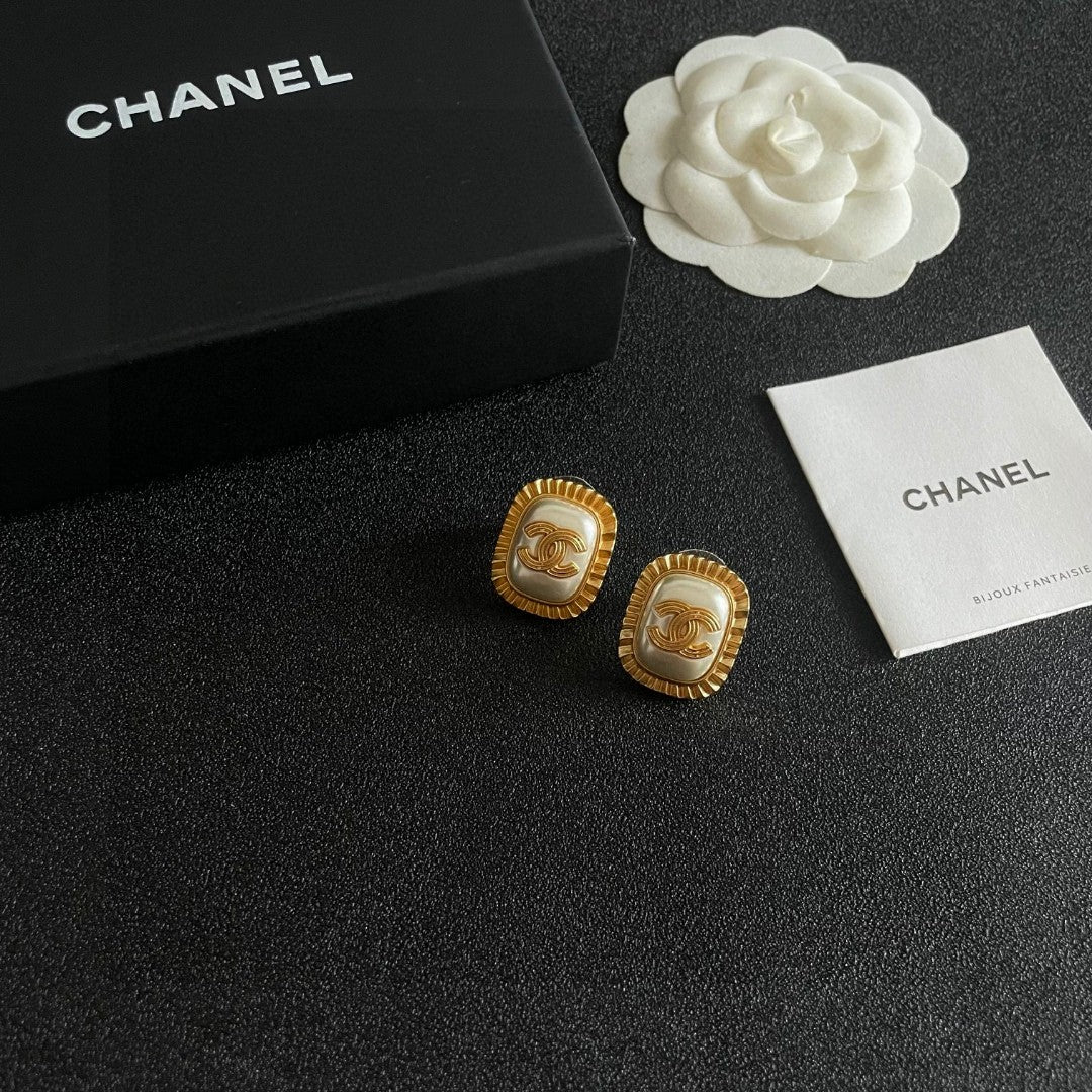 Double-C Emblem Stud Earrings in Polished Metal-Tone – Design 472 styled product view