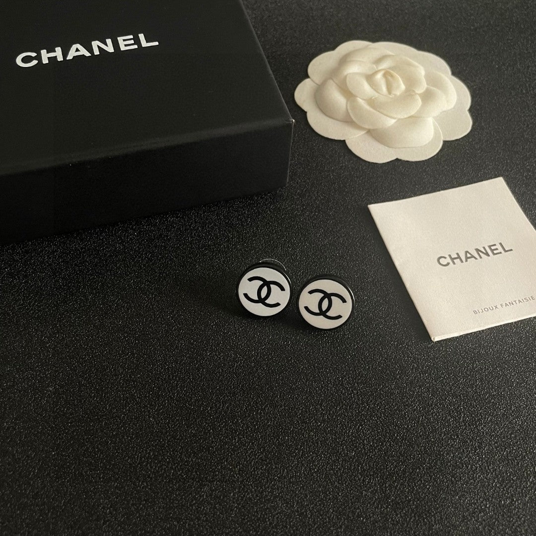 Double-C Emblem Stud Earrings in Polished Metal-Tone – Design 432 styled product view