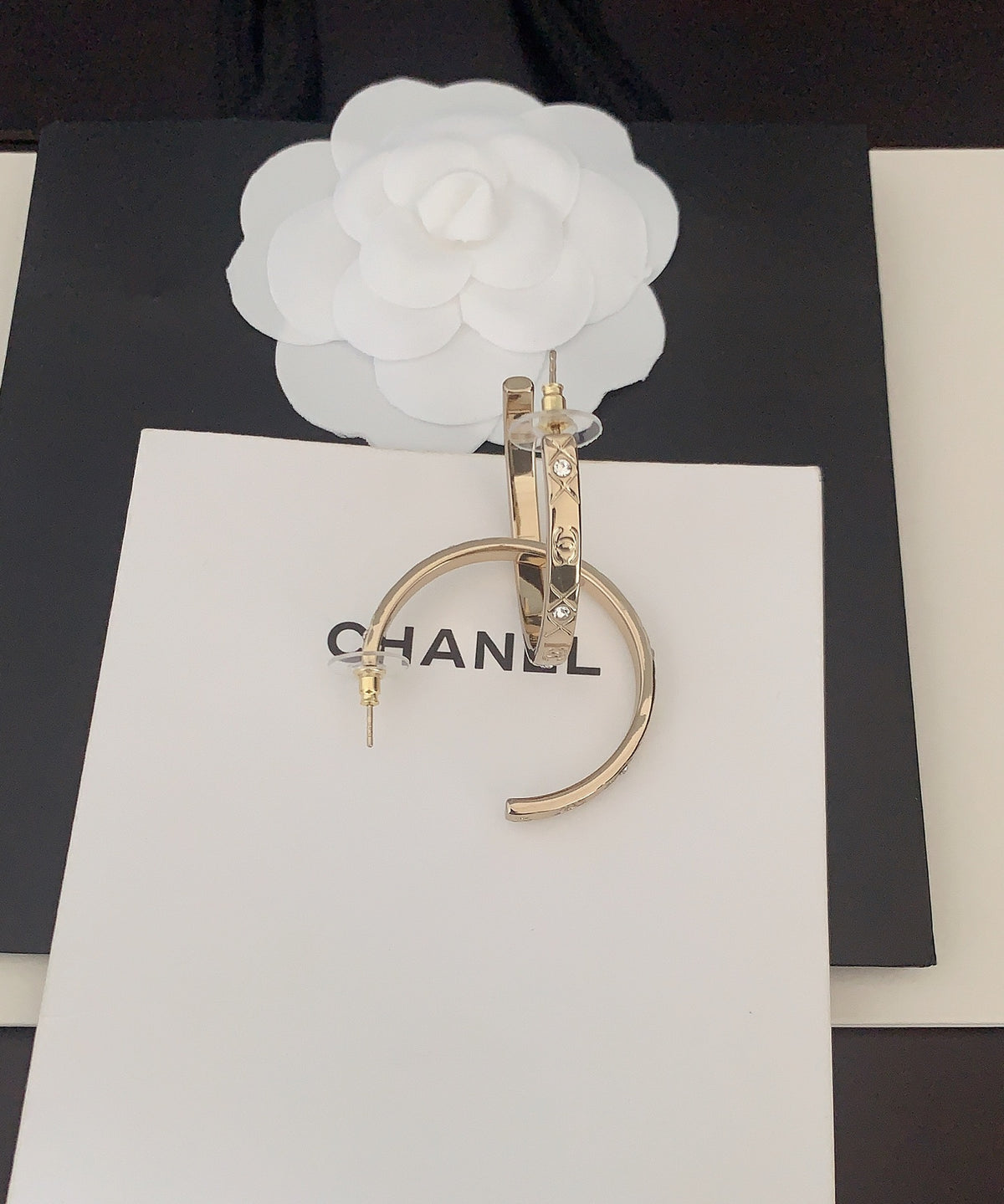 Signature Emblem Jewelry Accessory in Gold-Tone – Design 013 close-up detail