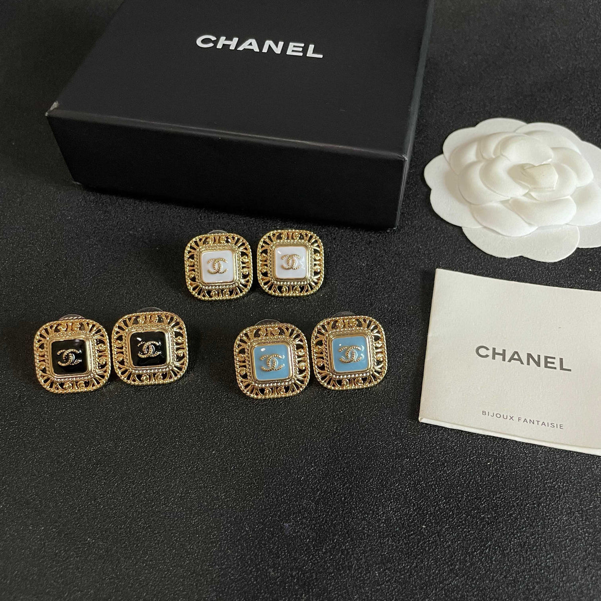 Double-C Emblem Stud Earrings in Polished Metal-Tone – Design 140 side detail