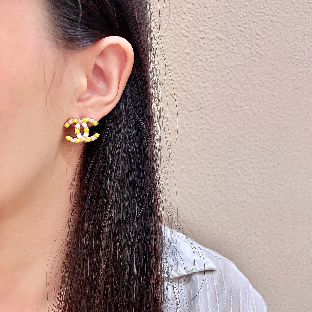 Double-C Emblem Stud Earrings in Polished Metal-Tone – Design 135 detail view