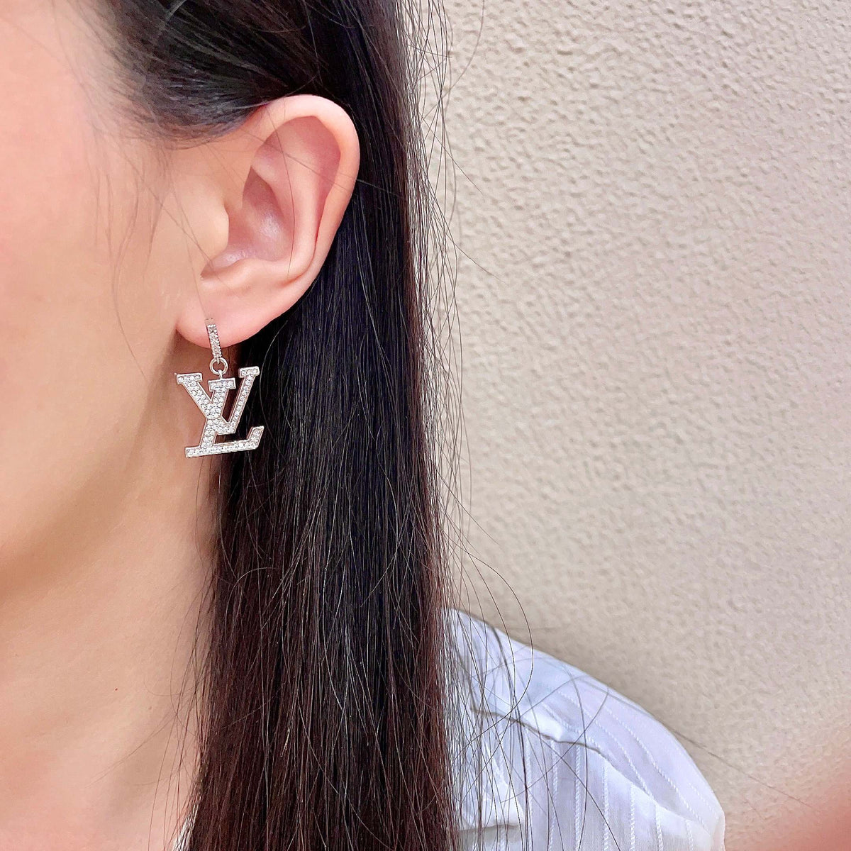 Geometric Emblem Stud Earrings in Polished Metal-Tone – Design 008 detail view