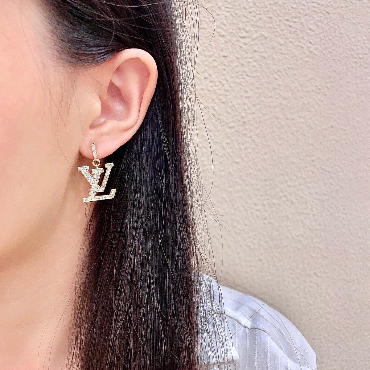 Geometric Emblem Stud Earrings in Polished Metal-Tone – Design 007 detail view