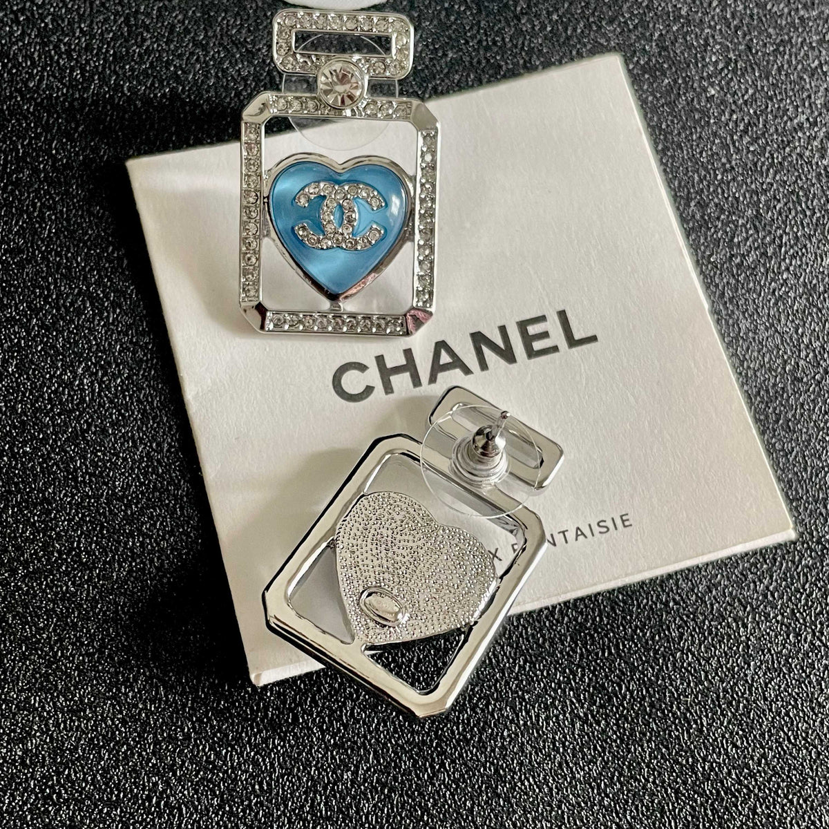 Double-C Emblem Stud Earrings in Polished Metal-Tone – Heart Detail – Design 003 main product view