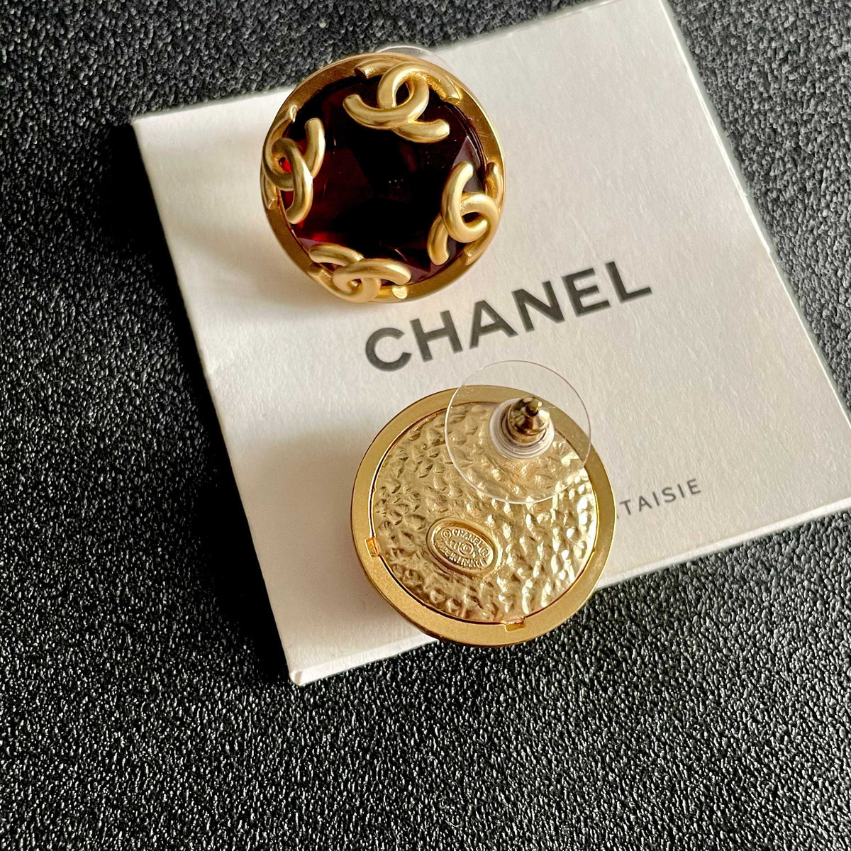 Double-C Emblem Stud Earrings in Polished Metal-Tone – Design 105 main product view