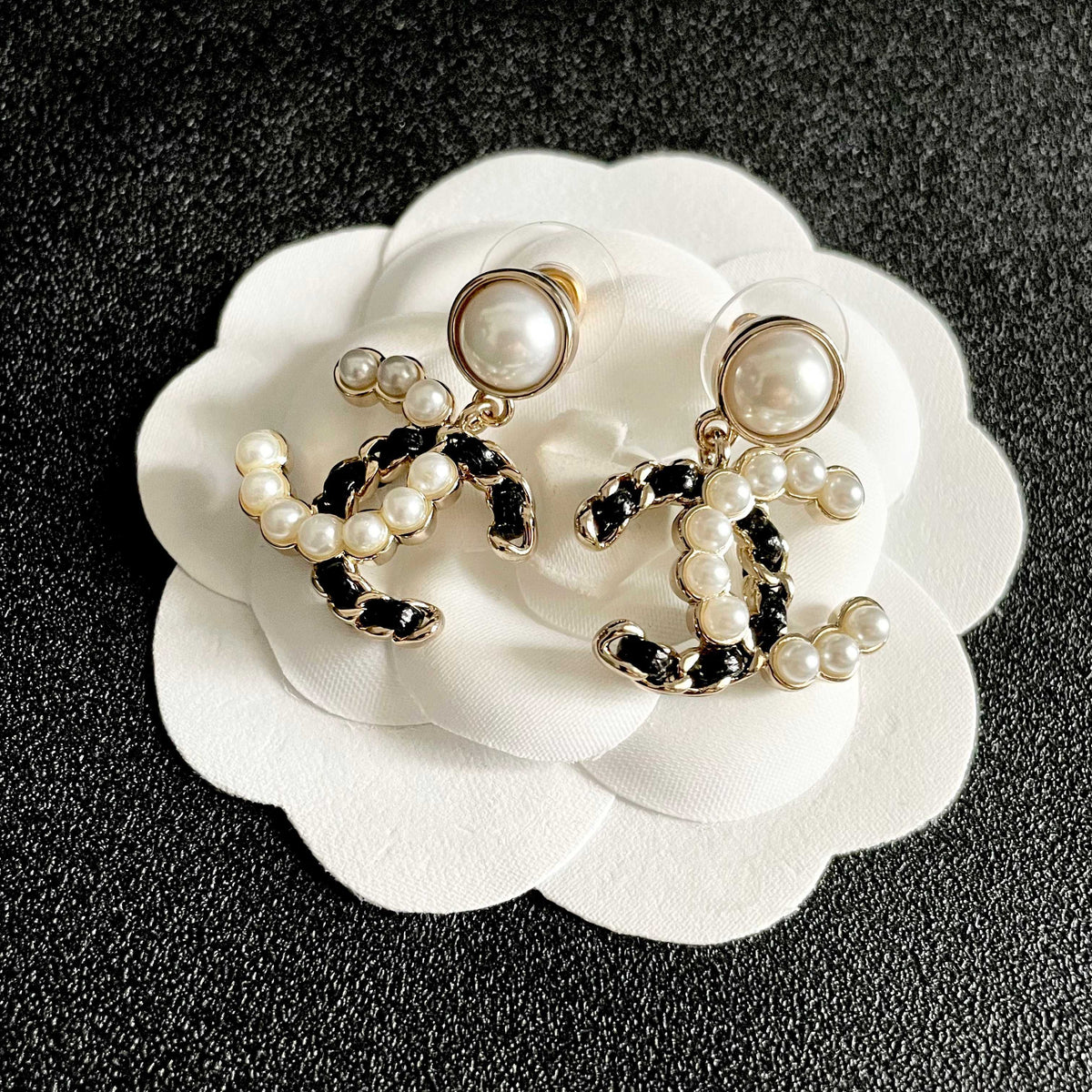 Double-C Emblem Stud Earrings in Polished Metal-Tone – Design 094 front product view