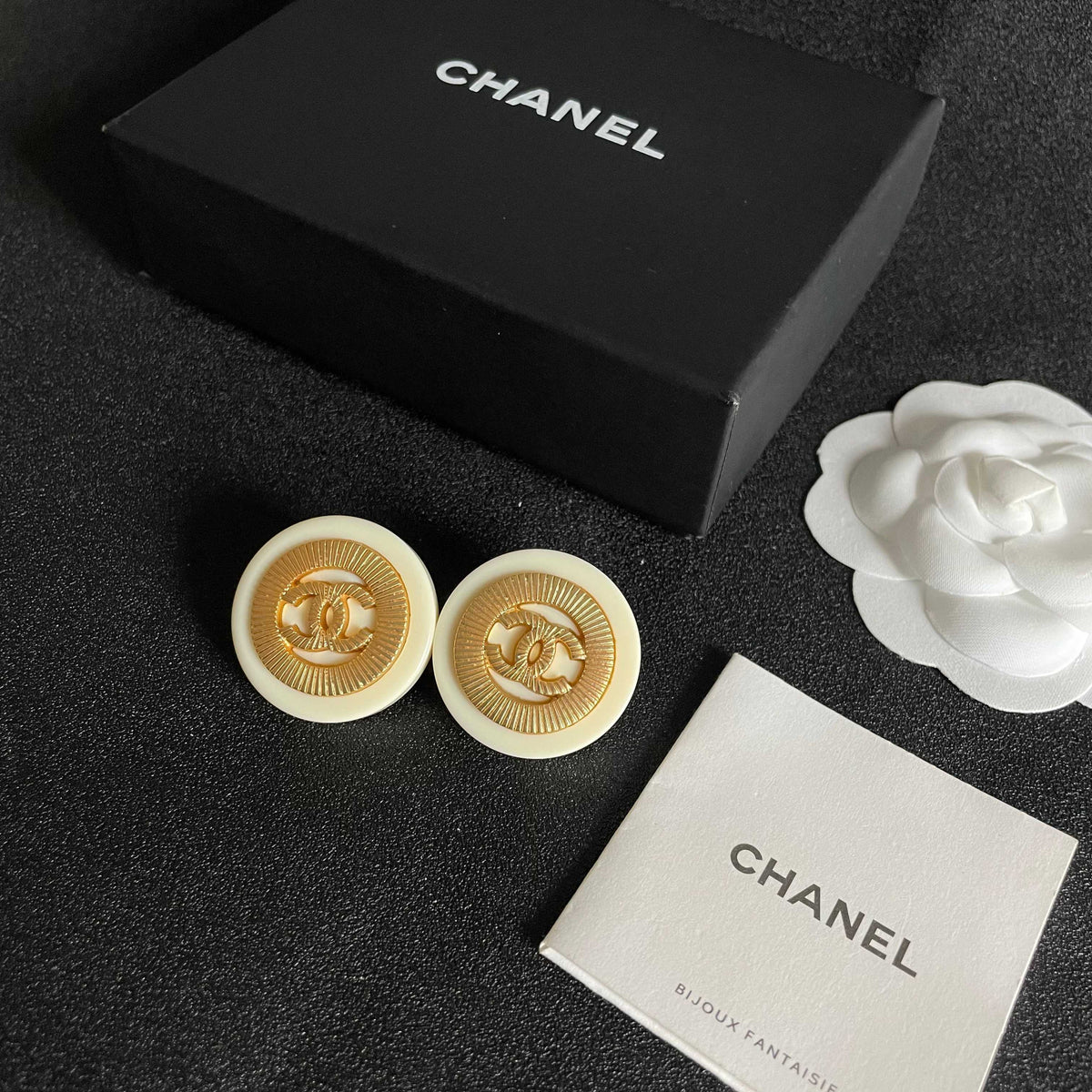 Double-C Emblem Stud Earrings in Polished Metal-Tone – Design 009 close-up detail