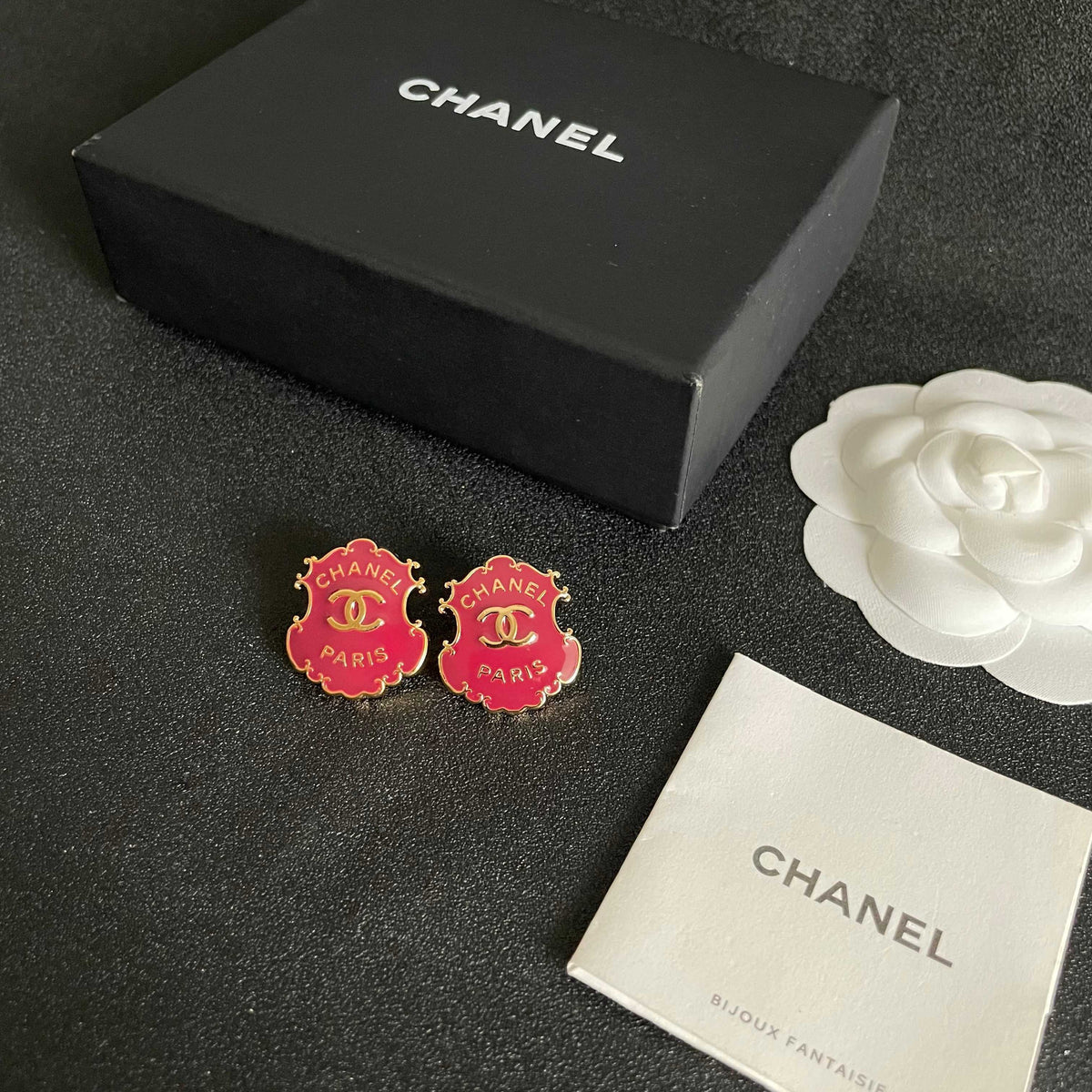 Double-C Emblem Stud Earrings in Polished Metal-Tone – Design 005 close-up detail