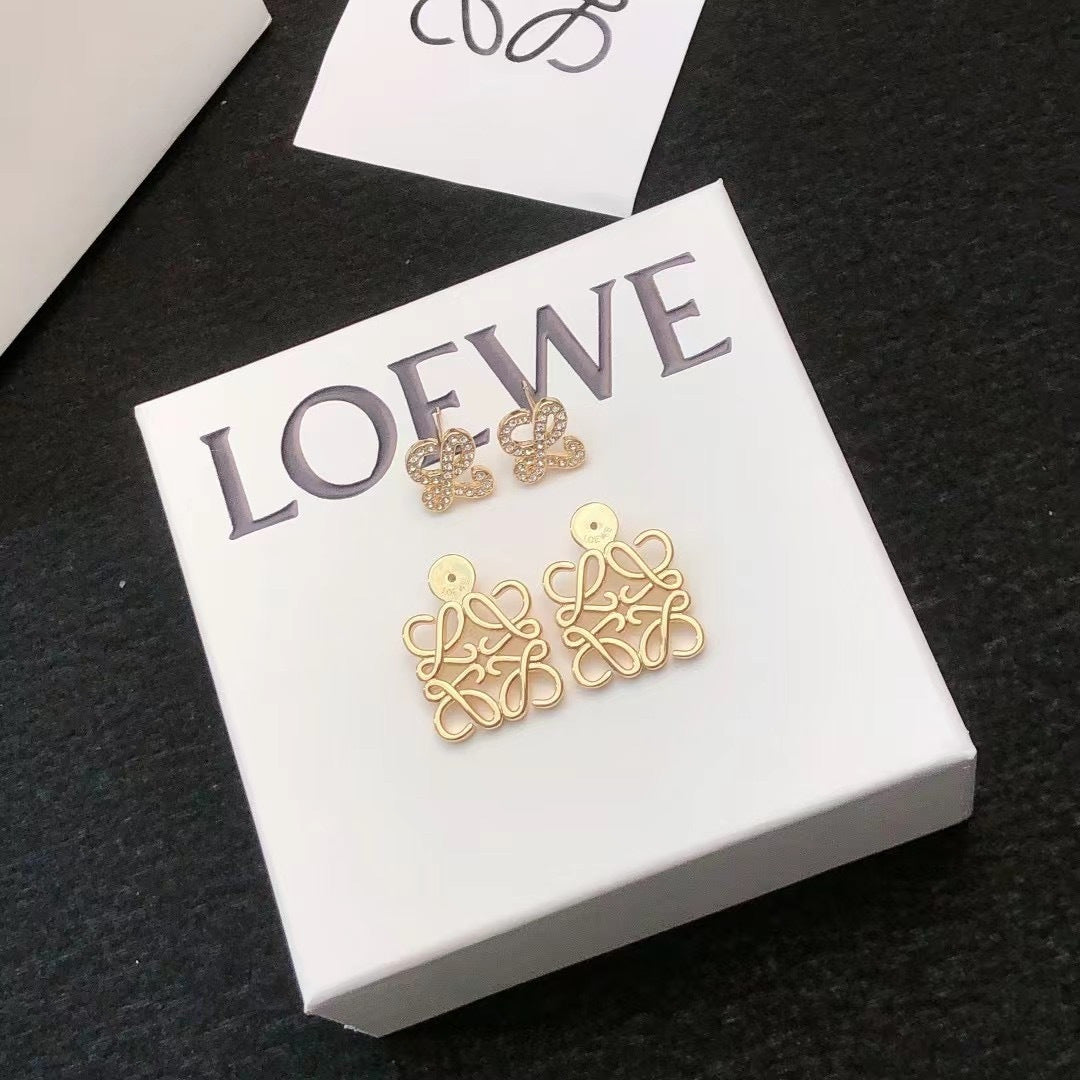 Sculptural Stud Earrings in Gold-Tone with Pearl-Style Detail – Design 01 front view