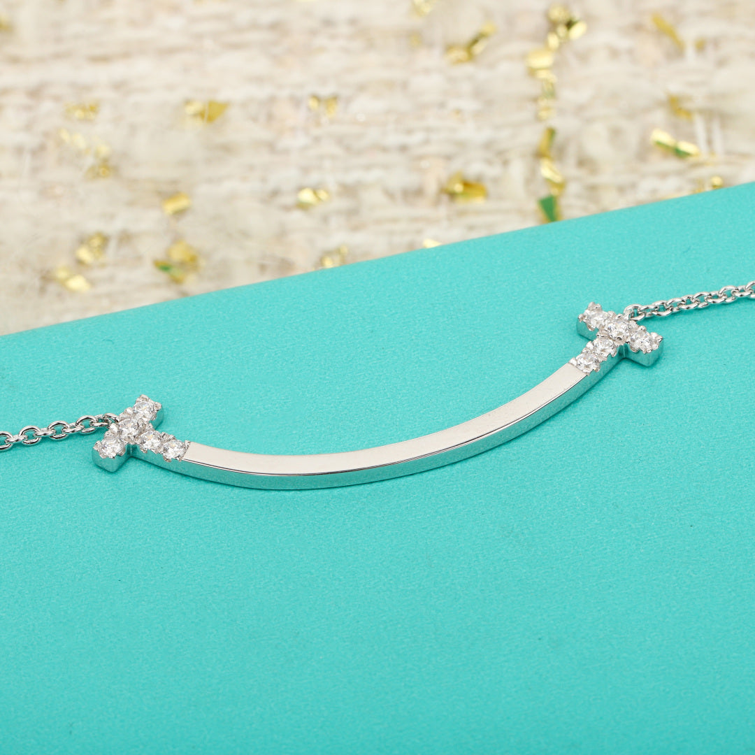 Signature Emblem Bracelet in Gold-Tone – Design 006 side detail