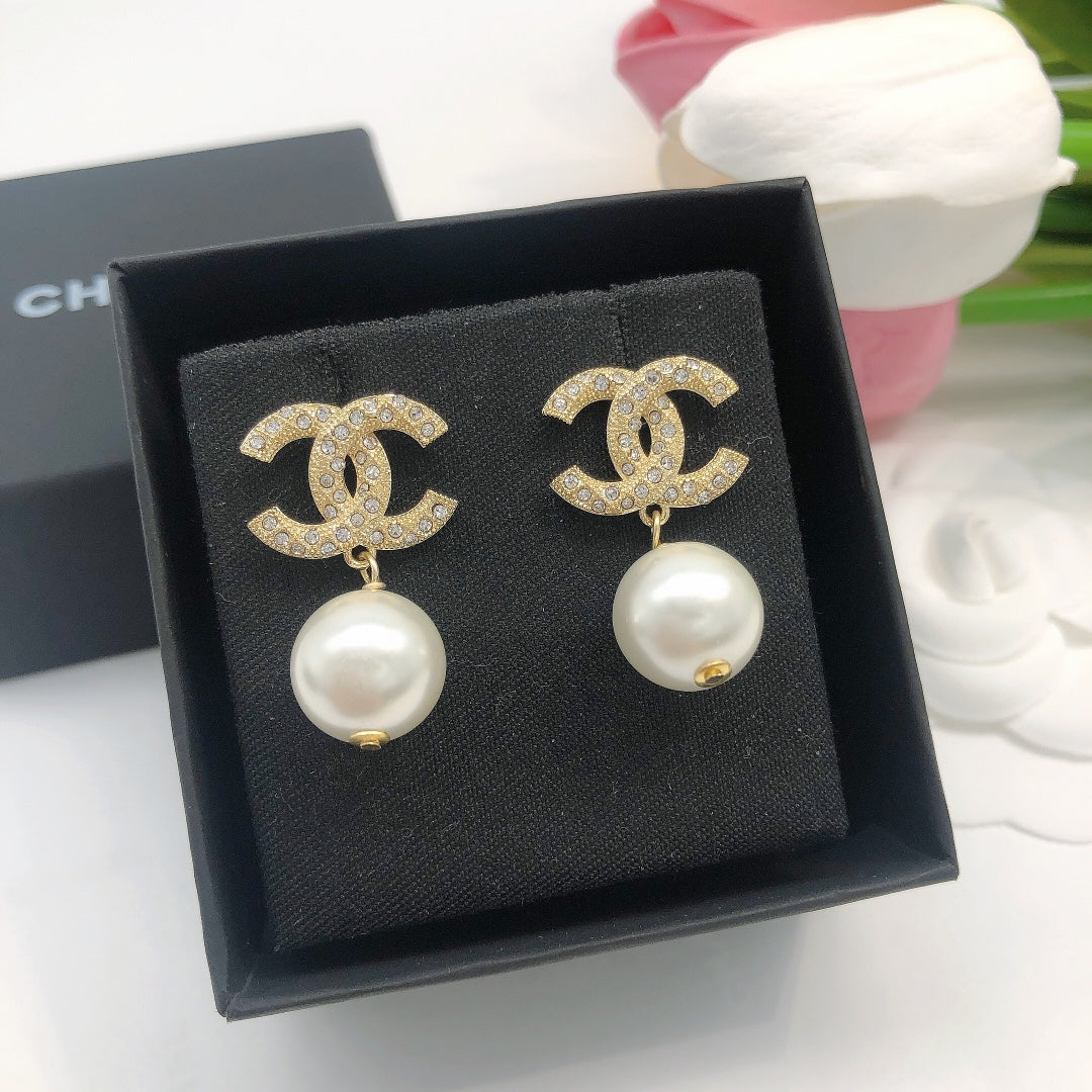 Pearl Pearl-Detail Stud Earrings – Pearl Detail – Design 014 front product view