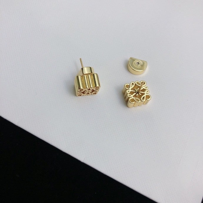 Floral Motif Stud Earrings in Gold-Tone – Design 01 close-up detail
