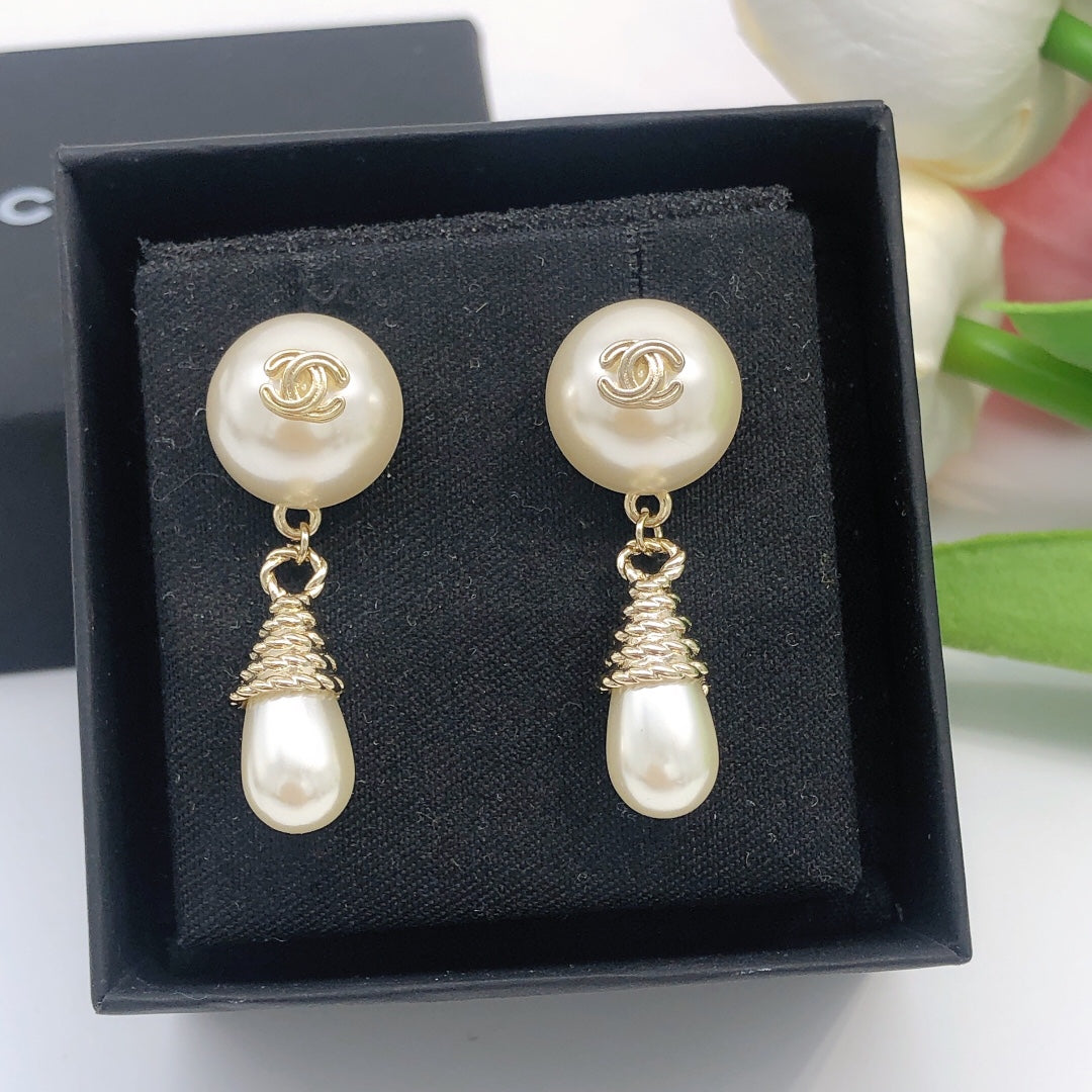 Letter Pearl-Detail Statement Earrings – Pearl Detail side detail