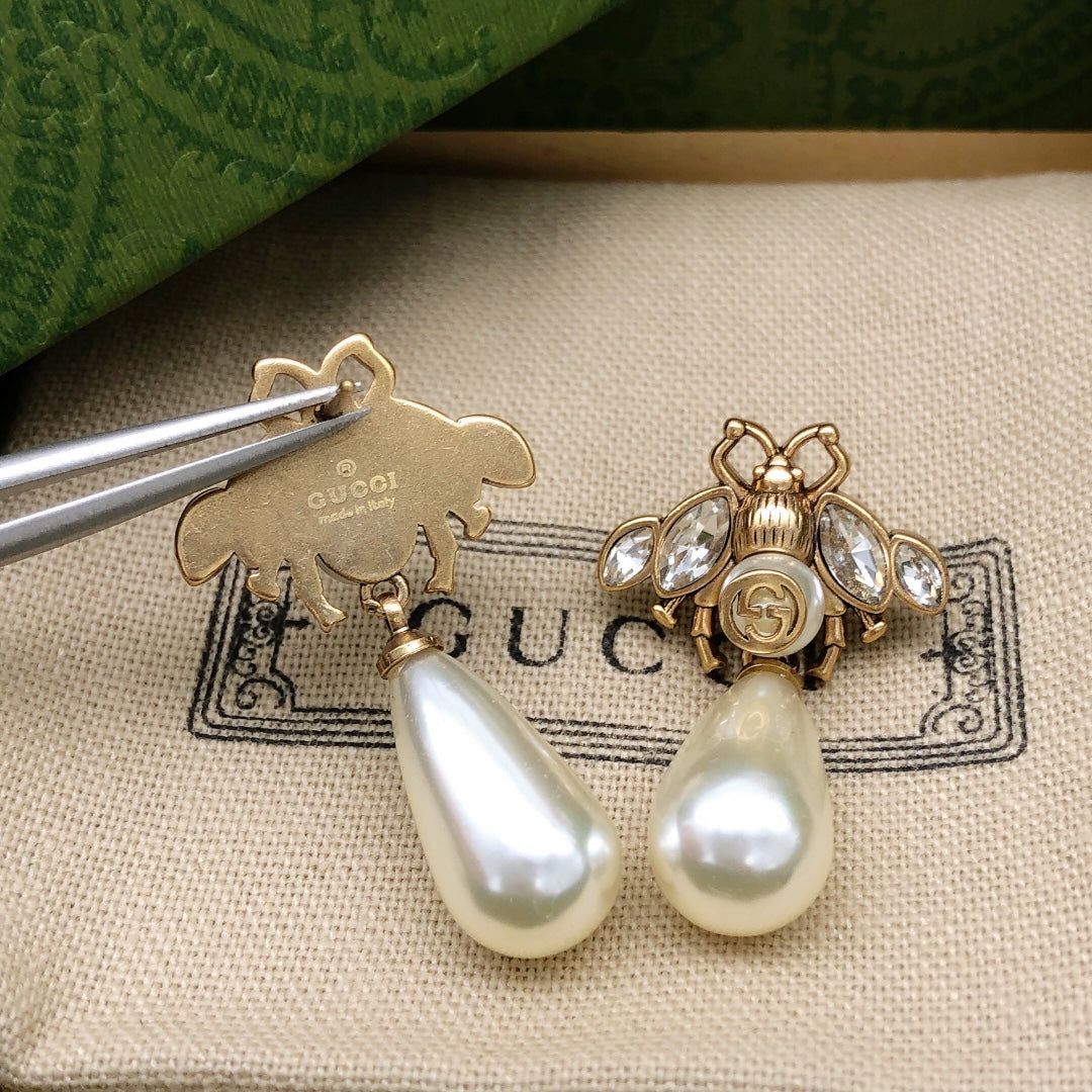 Bee Stud Earrings in Polished Metal-Tone – Bee Detail – Design 005 detail view