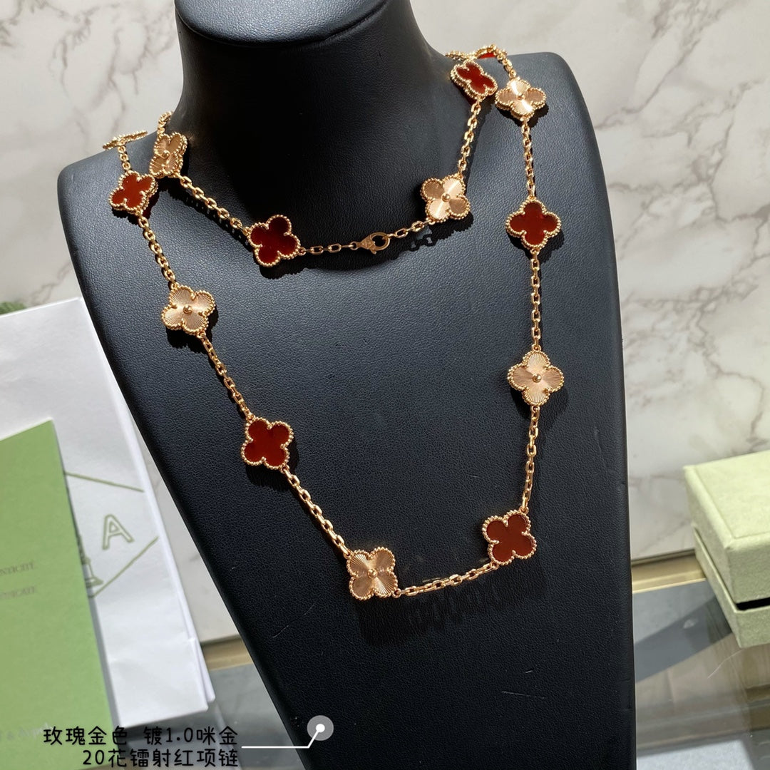 Clover Pendant Necklace in Rose-Gold-Tone – Rose Gold front product view