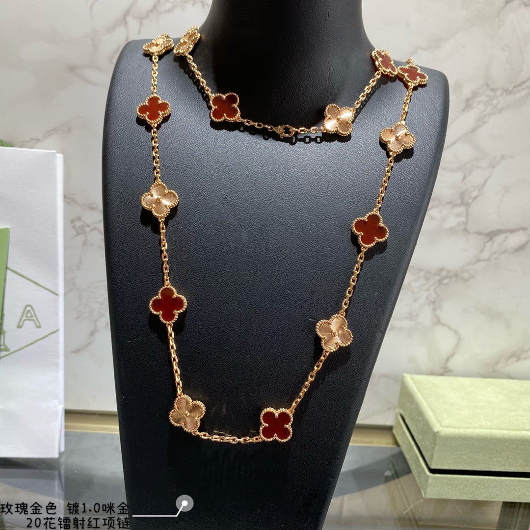 Clover Pendant Necklace in Rose-Gold-Tone – Rose Gold styled product view