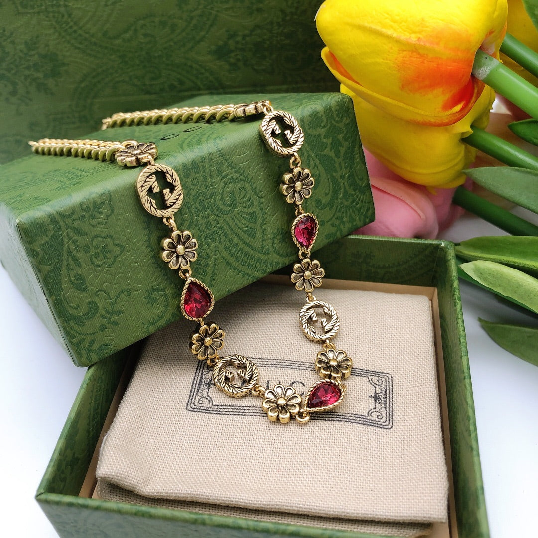 Double-G Emblem Pendant Necklace in Polished Metal-Tone – Design 260 side detail